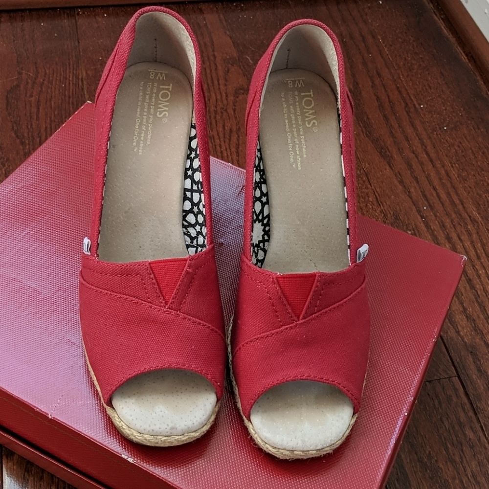 Red Wedges